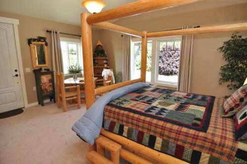 Bed & Breakfast Lake's Edge Tuscan Lodge