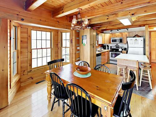 137 Panhandle Rd Cabin