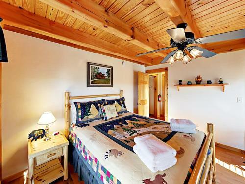 137 Panhandle Rd Cabin