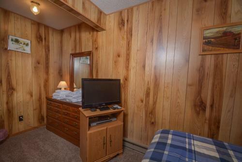 Mountain House Five-bedroom Holiday Home