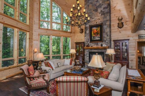 Boulder House Six-bedroom Holiday Home