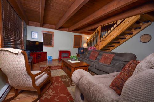 Hideaway Two-bedroom Cottage
