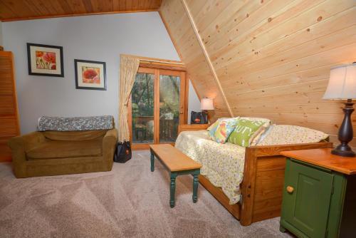 Hideaway Two-bedroom Cottage