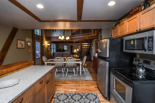 Hideaway Two-bedroom Cottage