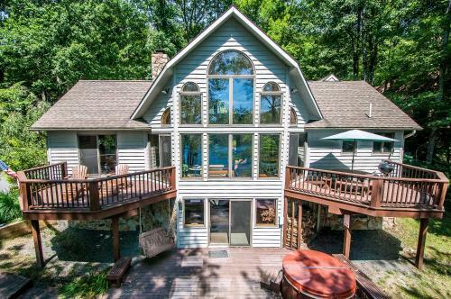 Eagle's Landing Five-bedroom Holiday Home