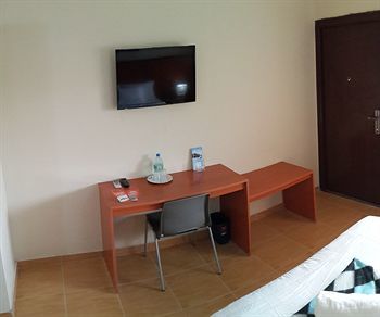 Hotel Express Inn Coronado & Camping