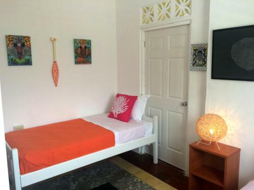 Hostal Casa Del Rayo Verde, Hotelito Solidario