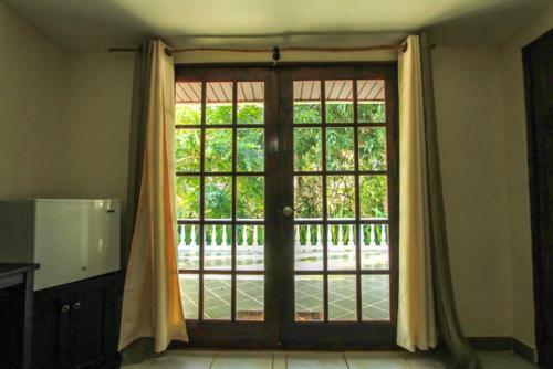 Hibiscus House Bed And Breakfast