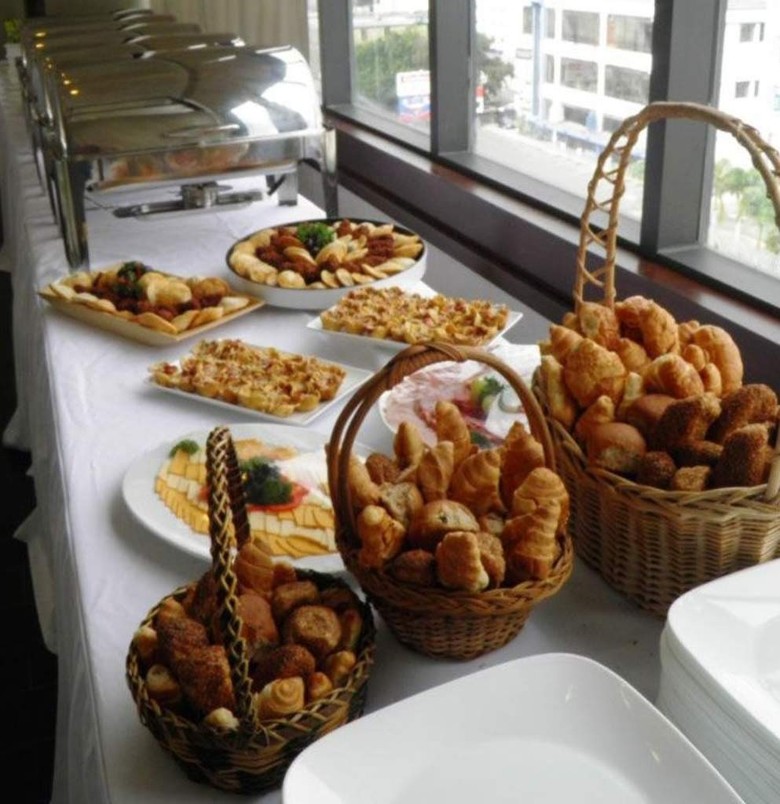 Weston Suites Hotel