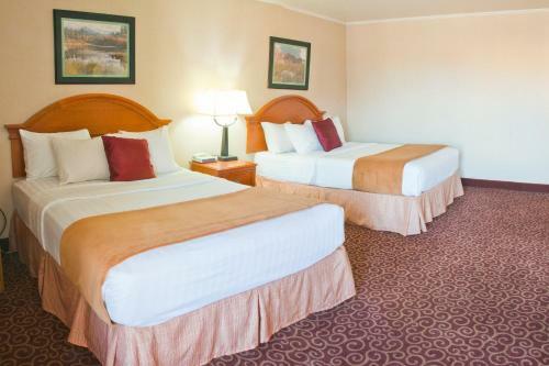Posada Red Arrow Inn & Suites