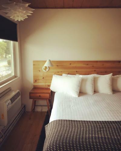Monarch Motel