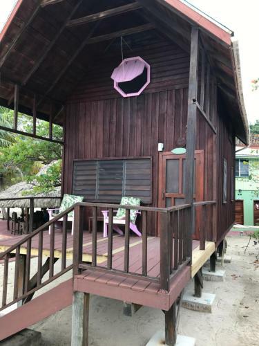 Lodge Green Parrot Beach Houses And Resort