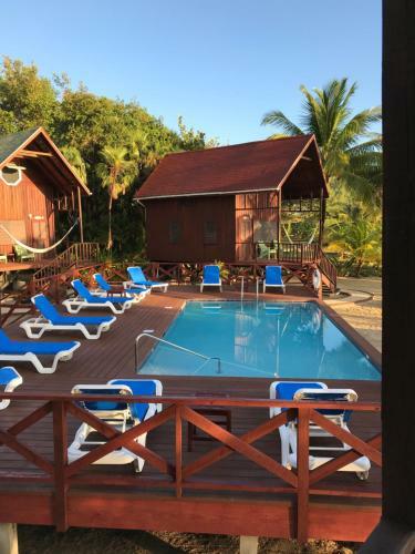 Lodge Green Parrot Beach Houses And Resort