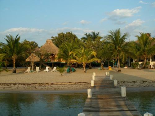 Lodge Green Parrot Beach Houses And Resort