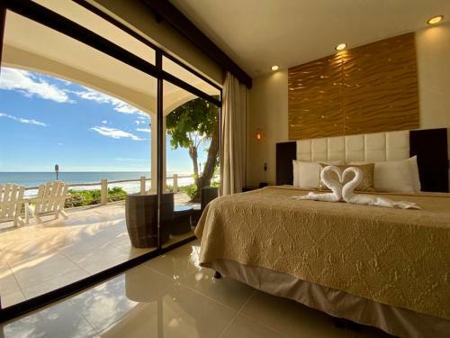 Hotel Vista Las Olas Surf Resort