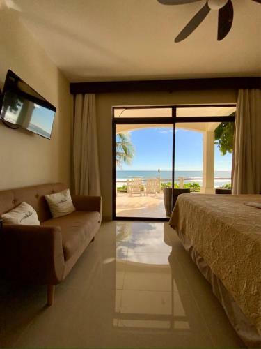Hotel Vista Las Olas Surf Resort