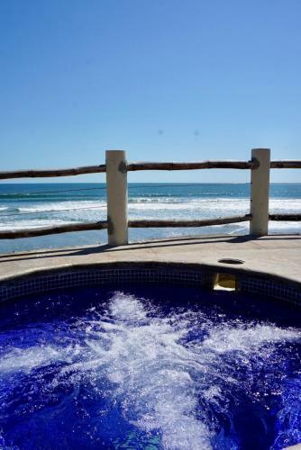 Hotel Vista Las Olas Surf Resort