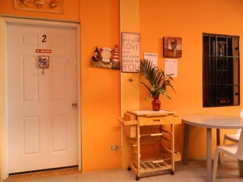 Hostal Bella Sombra Guest House Downtown