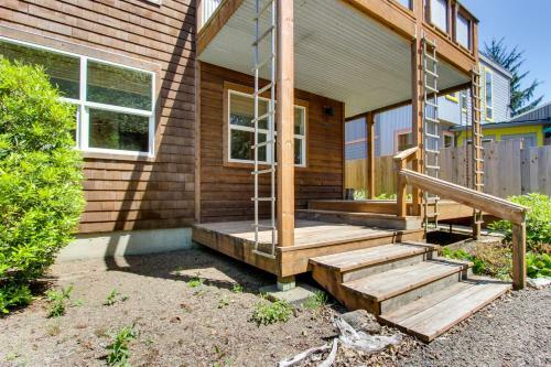 Modern Manzanita Retreat