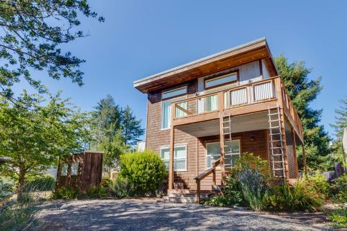 Modern Manzanita Retreat
