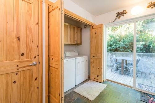 Modern Manzanita Retreat