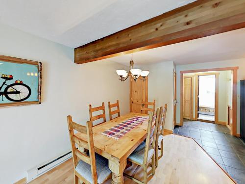 Apartamento 30 E Viking Dr Condo A101