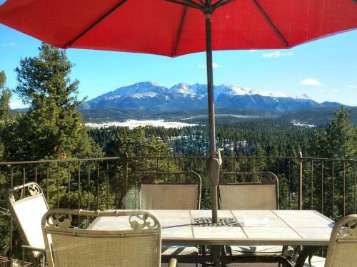 Pikes Peak Paradise Bed And Breakfast