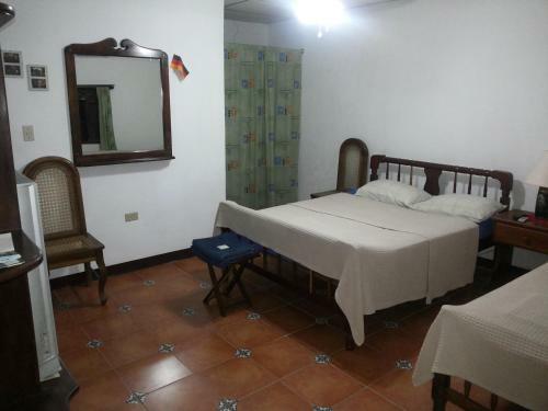 Hostal Charly�s Guest House