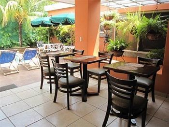 Hotel El Almendro