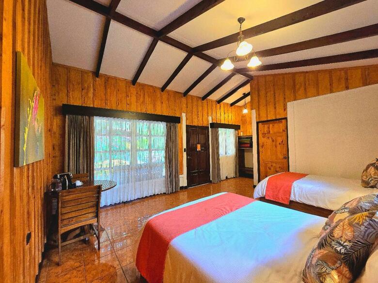 Lodge Hotel De Monta�a Suria