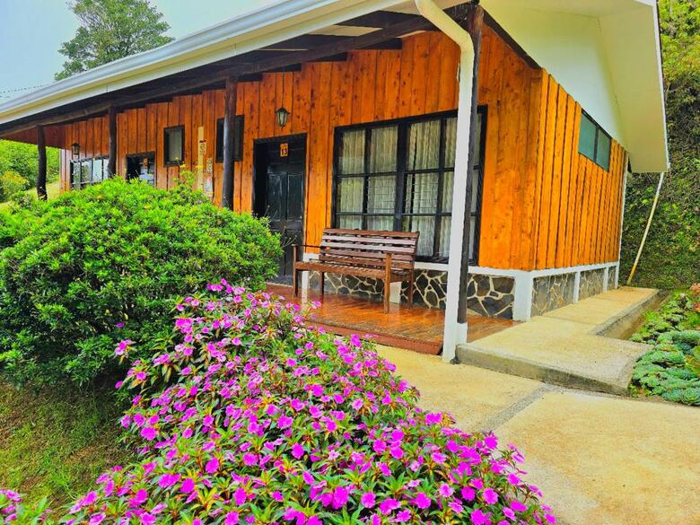 Lodge Hotel De Monta�a Suria