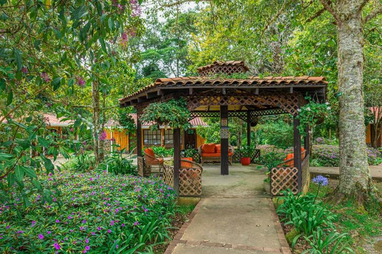 Lodge Hotel De Monta�a Suria