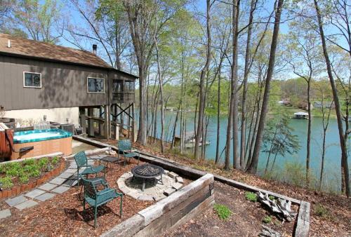 Villa Lakeside Cabin