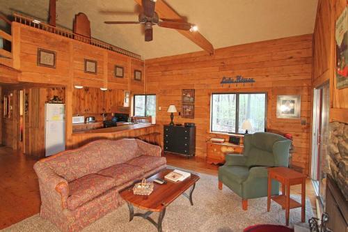 Villa Lakeside Cabin
