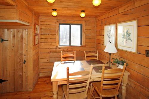 Villa Lakeside Cabin