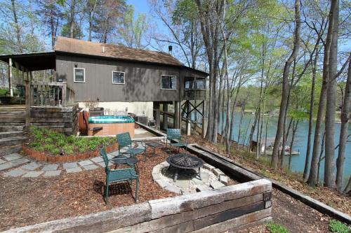 Villa Lakeside Cabin