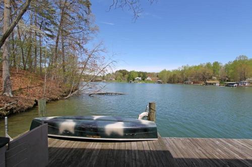 Villa Lakeside Cabin