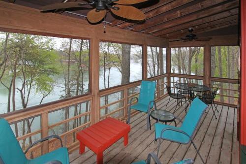 Villa Lakeside Cabin