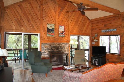 Villa Lakeside Cabin