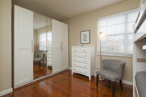 16734 Hemingway