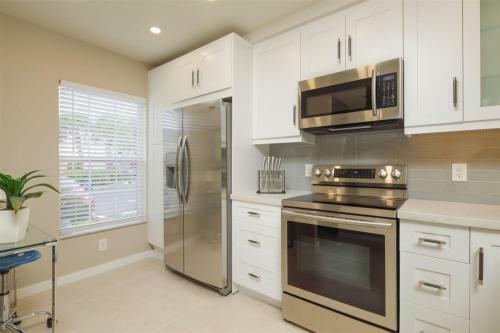 16734 Hemingway