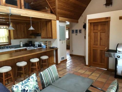 Vista Cabin