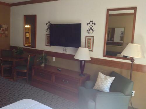 Qualla Cabins And Motel