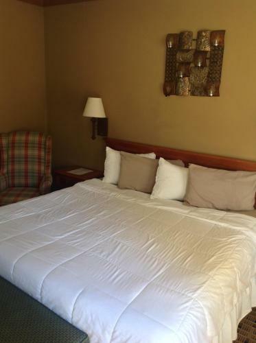Qualla Cabins And Motel