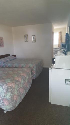 Crystal Sands Motel