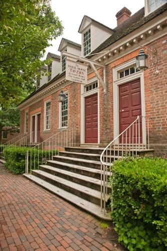 Colonial Houses - A Colonial Williamsburg Hotel