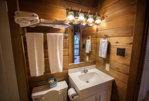Lake Texoma Camping Resort Cabin 12