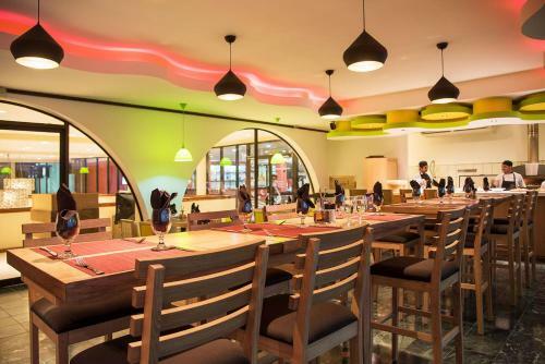 Hotel Margaritaville Beach Resort Playa Flamingo