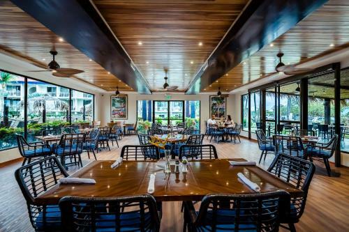 Hotel Margaritaville Beach Resort Playa Flamingo