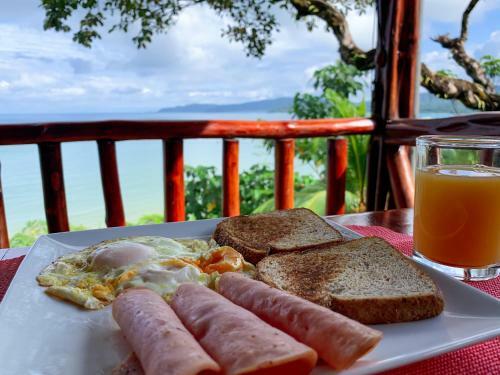 Las Cotingas Lodge